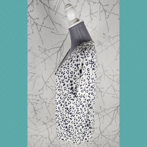 Rails White Leopard Print Linen Tencel V-Neck Tee - Picture 2 of 4